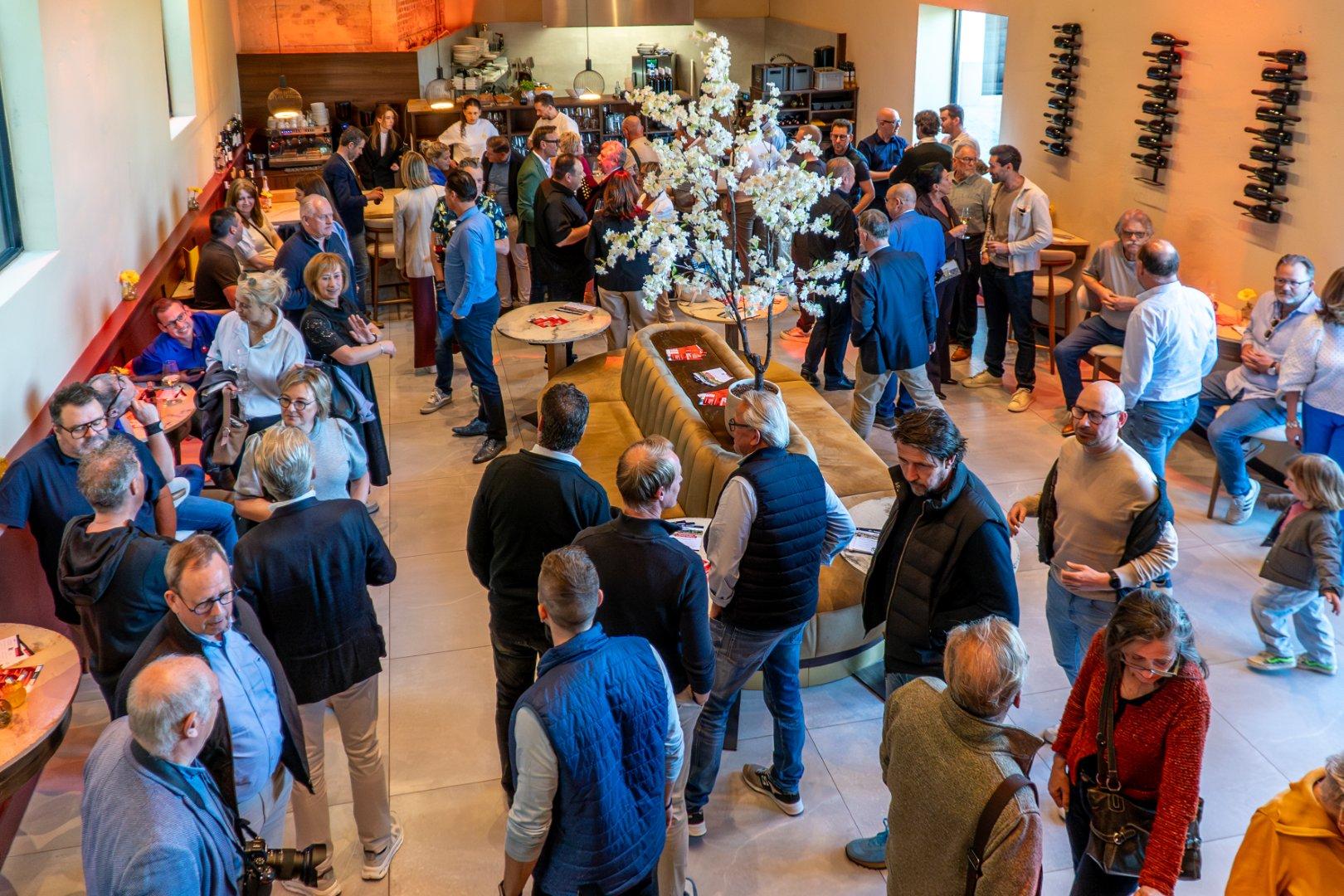 Prachtige locatie van Dekkers Tweewielers in Valkenburg